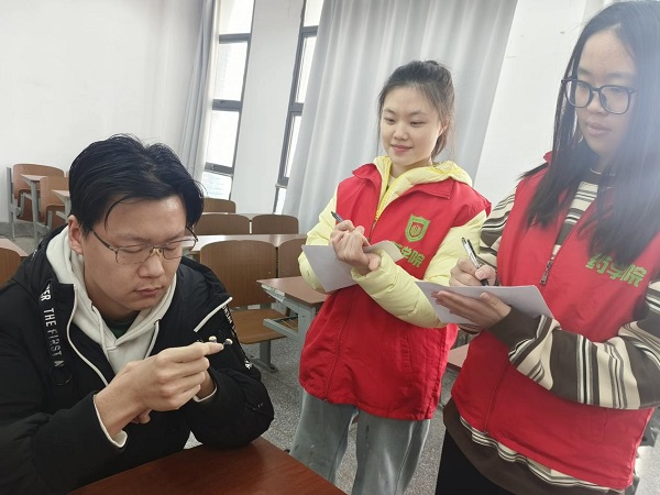 盐城师范学院304永利：研以致用护呼吸，青春实践暖校园