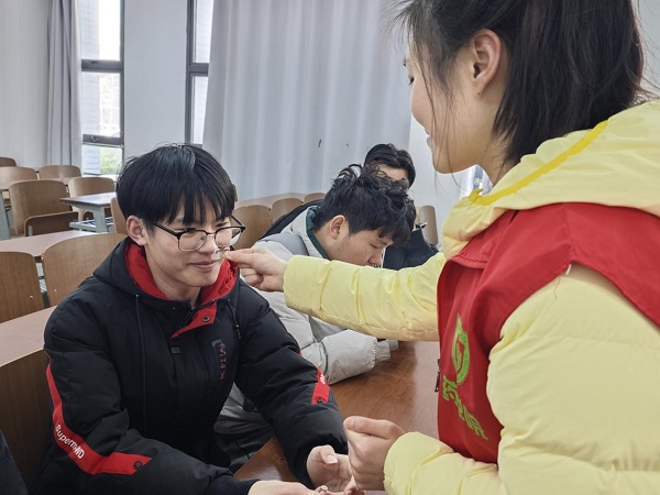 盐城师范学院304永利：研以致用护呼吸，青春实践暖校园